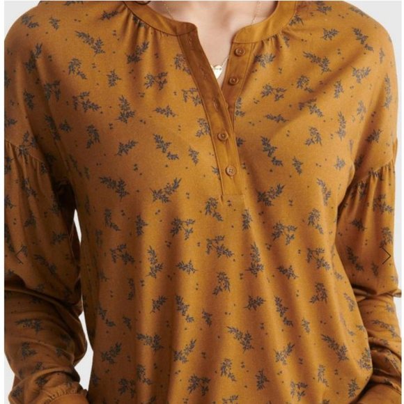 Lucky Brand Button-Accented V-Neck Top in Golden Brown Multi - Picture 2 of 5